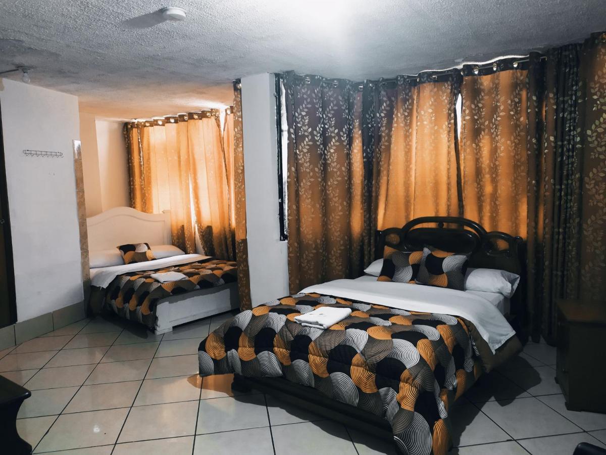 Hostal Ajavi Del Sur Quito Exterior photo